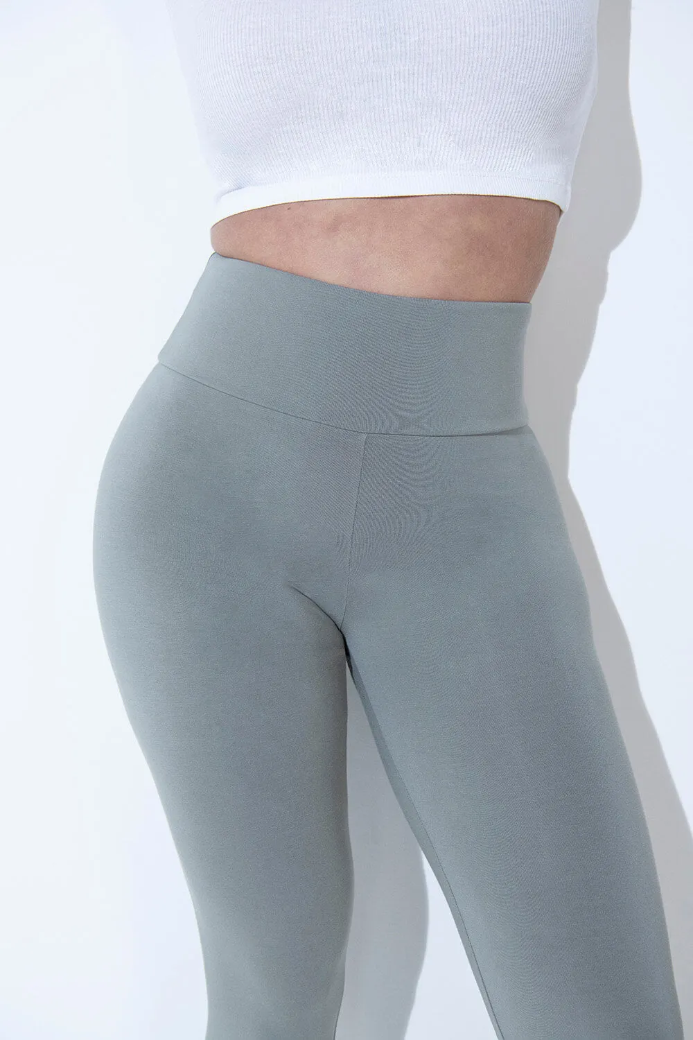 Curve Lightweight Everyday High Waisted Leggings - Sage