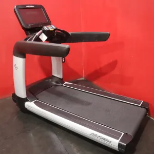 Life Fitness Discover SE 95T Elevation Treadmill (Refurbished)