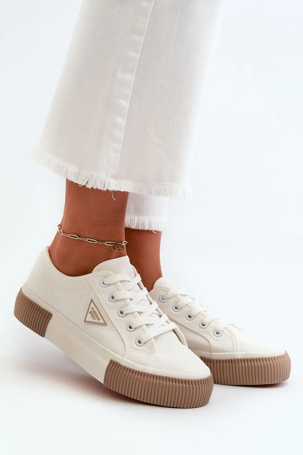 TEEK - Classic White Laced Natural Sole Sneakers