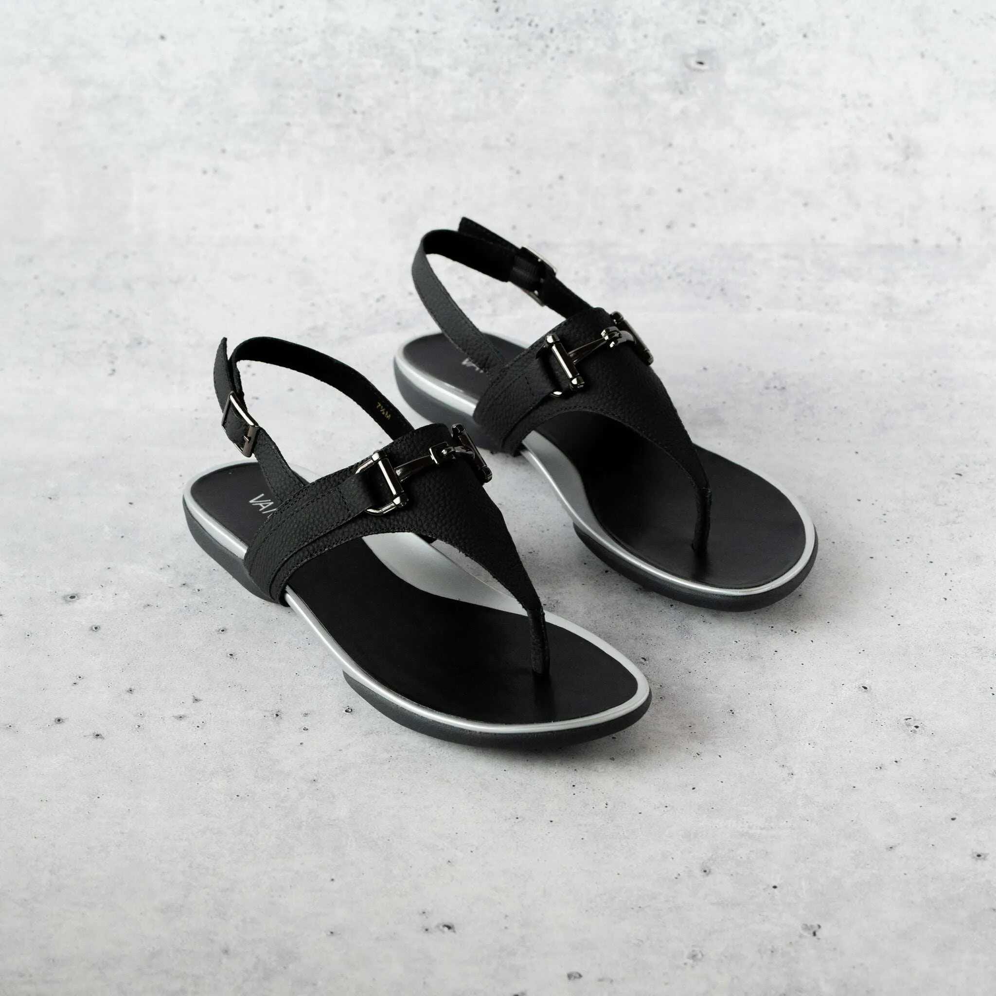 VANELi - Walk - Black or White